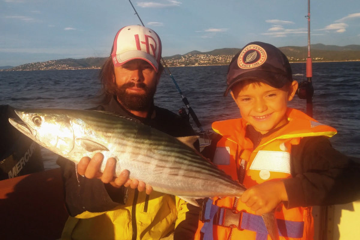 Coastal & familial fishing trip by boat - Expérience Côte d'Azur