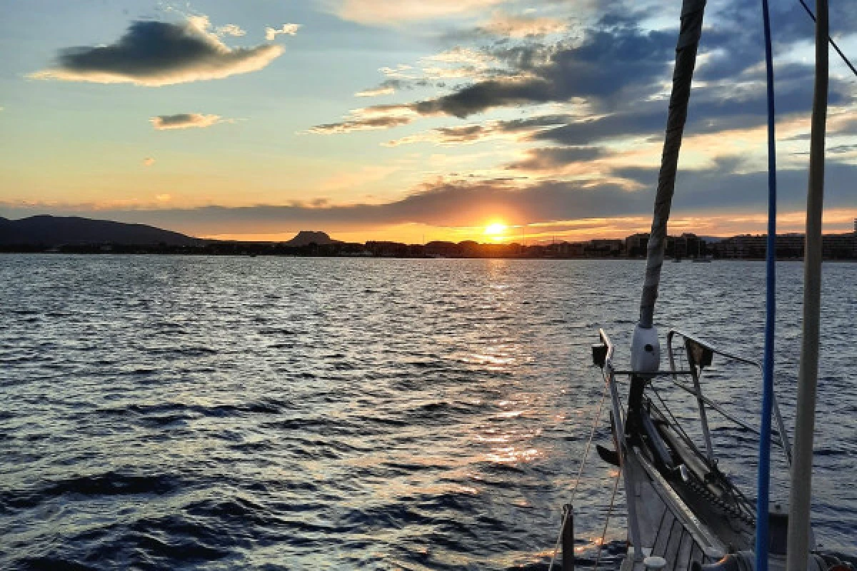 Sailboat sunset outing - La Brigante - Expérience Côte d'Azur