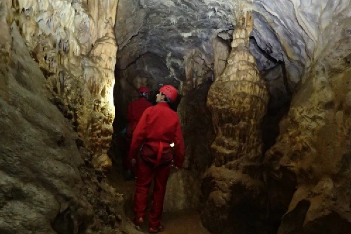 Speleology - Cave of La Mescla - Expérience Côte d'Azur