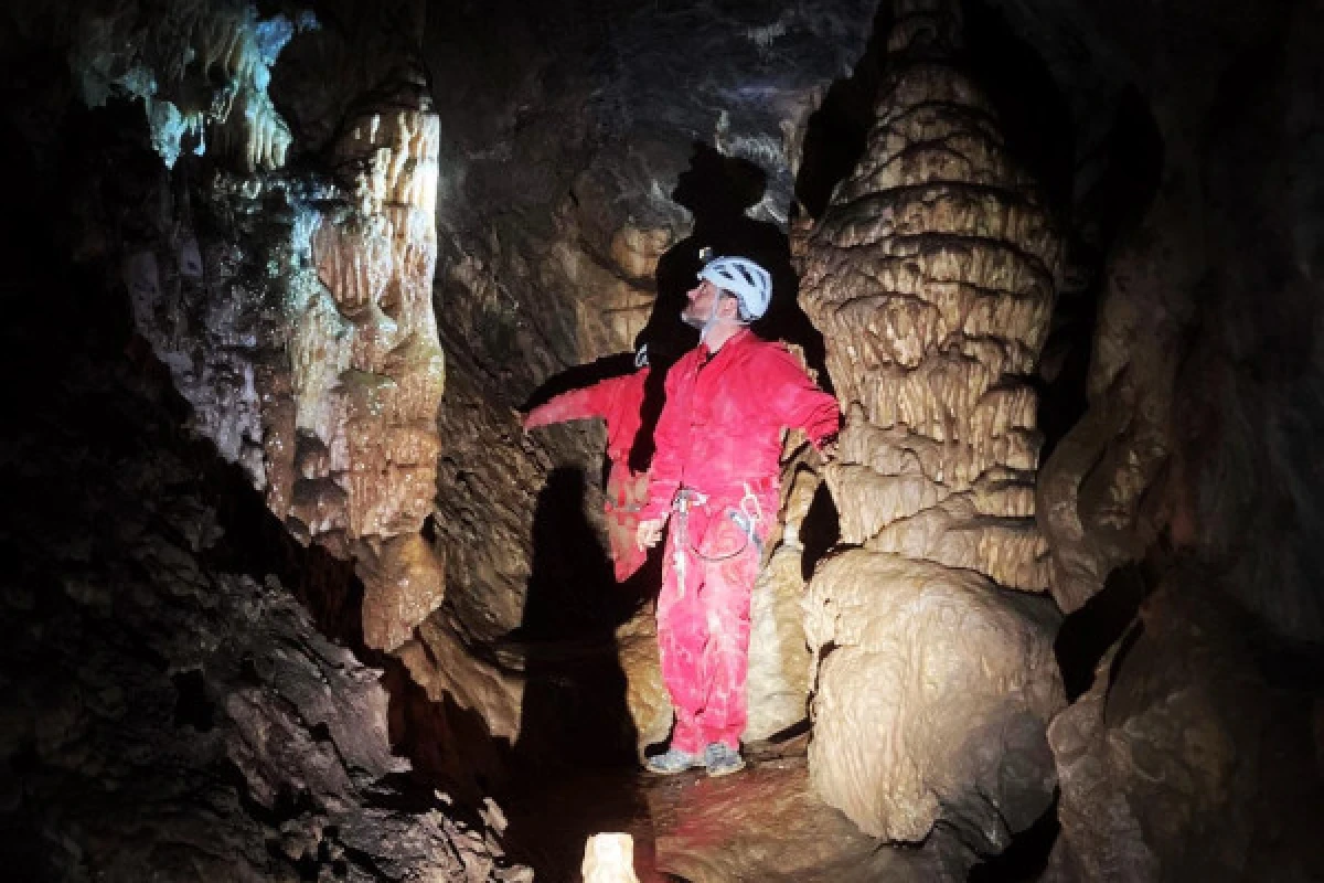 Speleology - Cave of La Mescla - Expérience Côte d'Azur