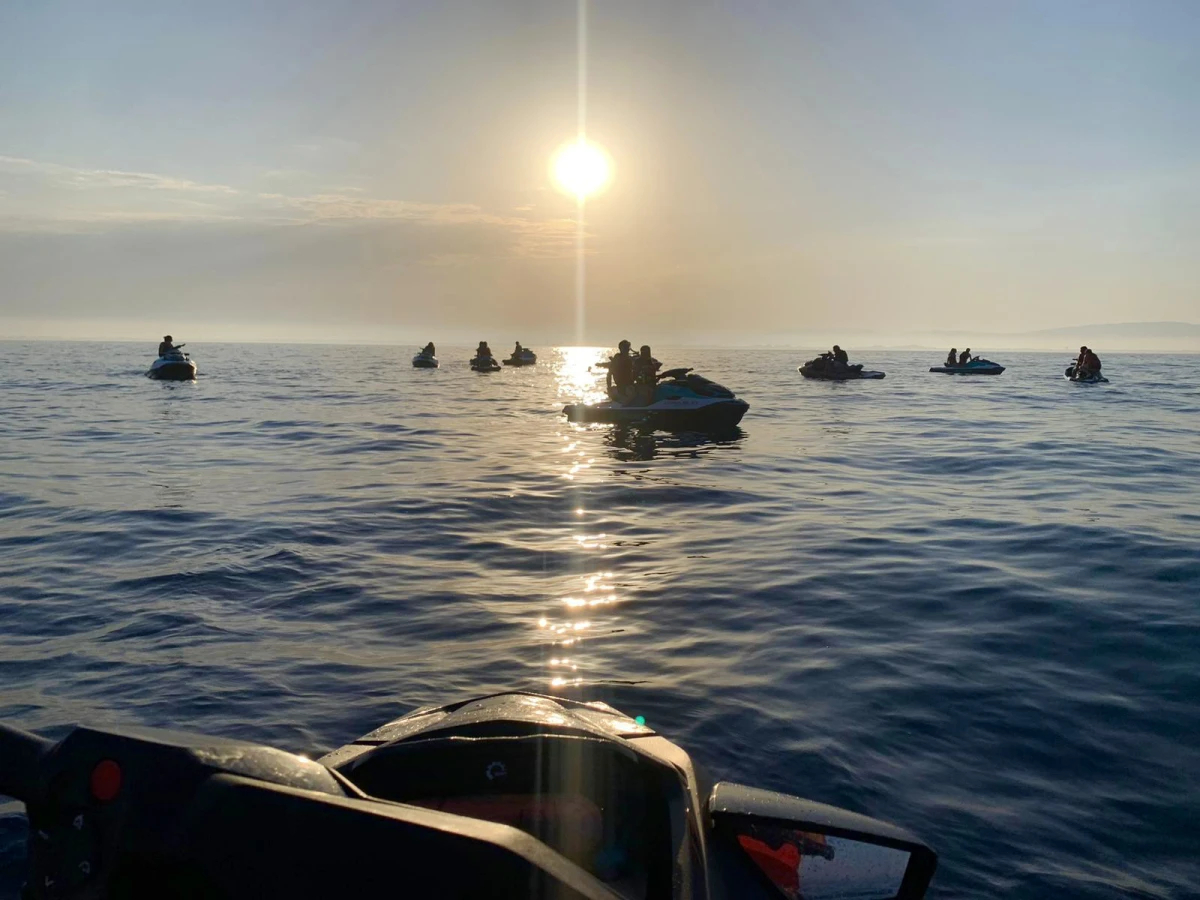 Jet-skiing at sunset in Fréjus - Expérience Côte d'Azur