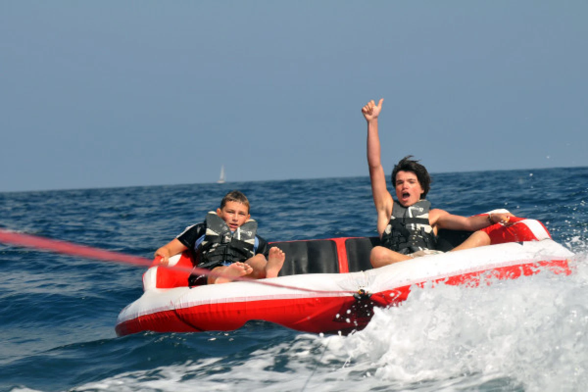  Towed buoy ride - Expérience Côte d'Azur