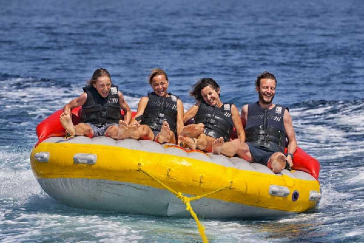 Towed Buoys - Cannes la Bocca - Expérience Côte d'Azur