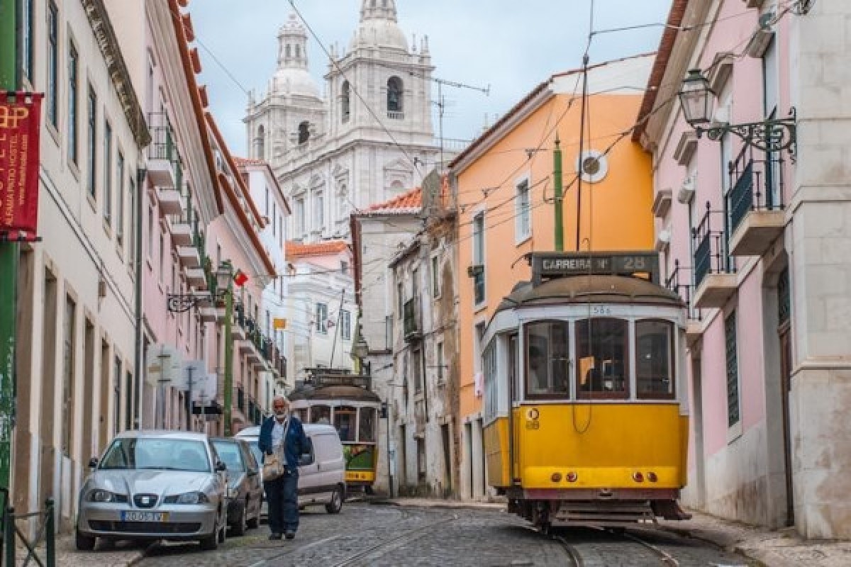 Typical Lisbon - Tuk Tuk Tour - Expérience Côte d'Azur