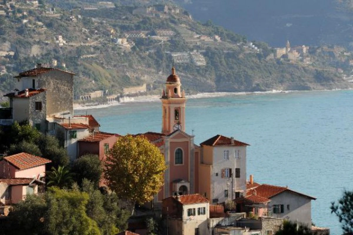 Ventimiglia and its market - Coach Excursion - Expérience Côte d'Azur