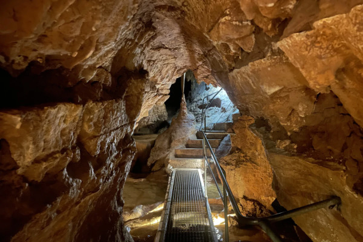 Self guided tour of the Obscure Baume - Expérience Côte d'Azur