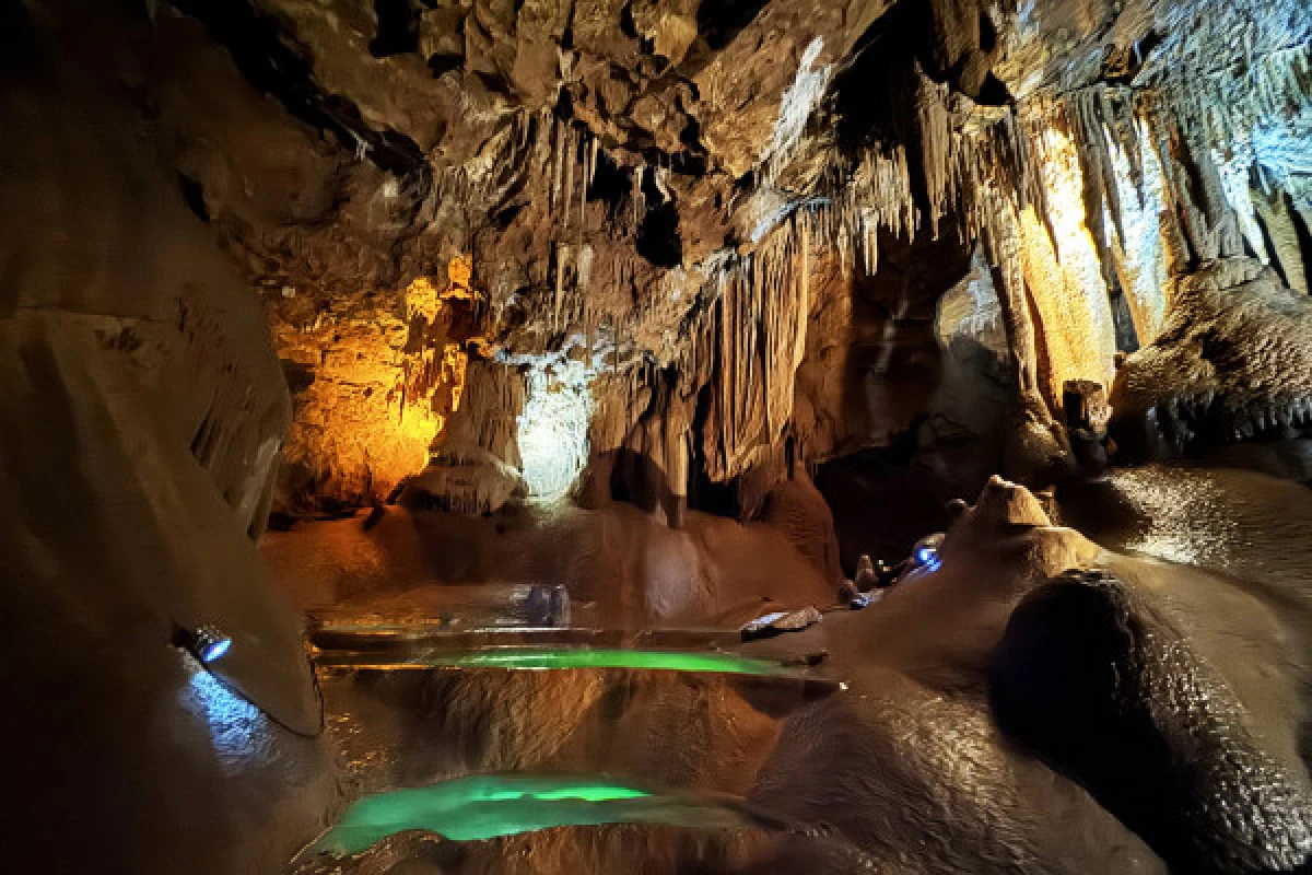 Self guided tour of the Obscure Baume - Expérience Côte d'Azur