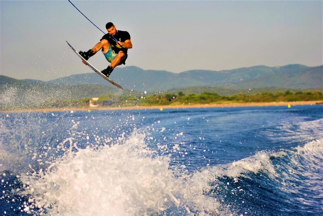 Wakeboard - Saint-Raphaël - Expérience Côte d'Azur