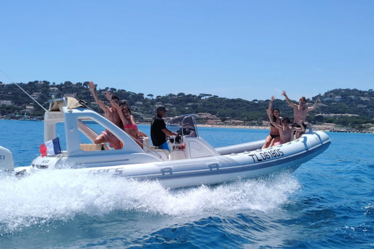 WGP ISSAMBRES -  Sea trip from les Issambres with watersport activities - Expérience Côte d'Azur