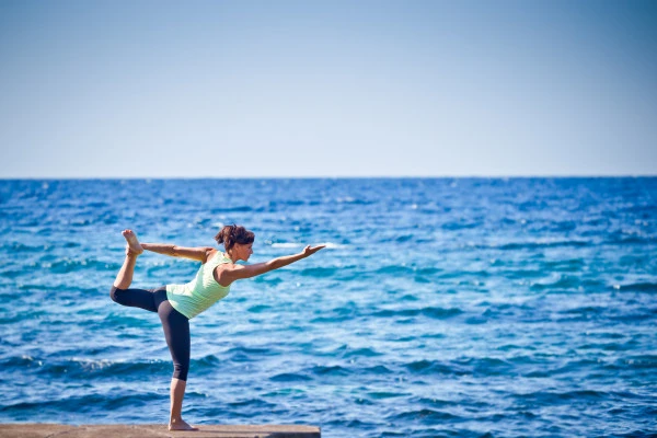 Yoga on the beach - Les Issambres - Expérience Côte d'Azur